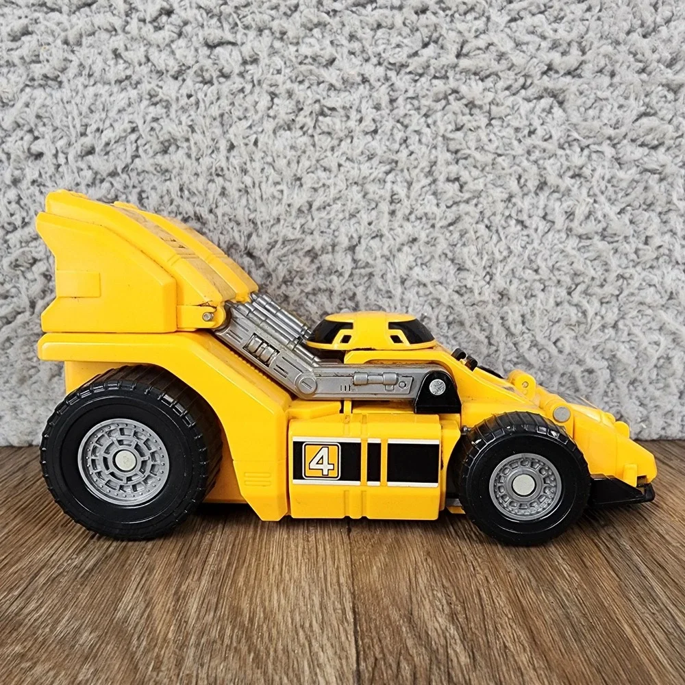 Vintage 1980s Bandai Transforming Robot Yellow Race Car #4 Action Figure 6
